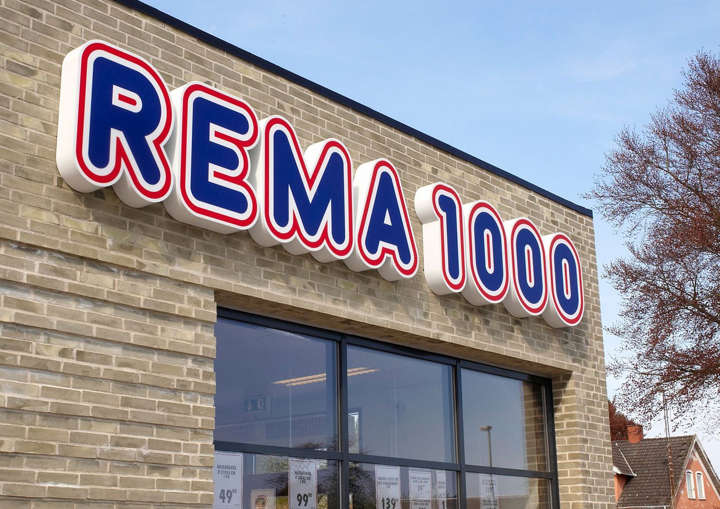L’enseigne REMA 1000 sur la façade d’un magasin